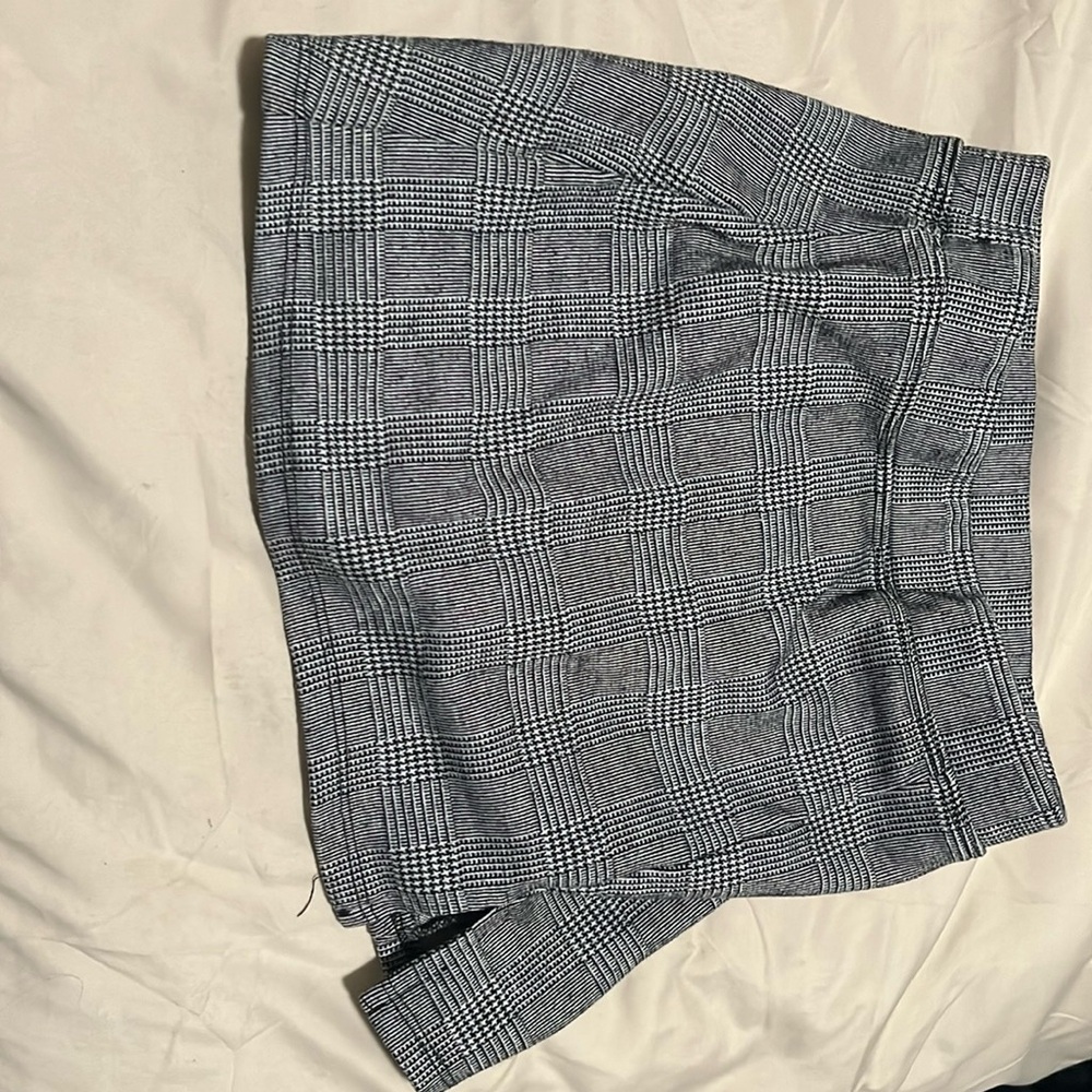 Girls skirt 6/7